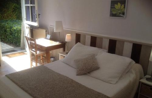 Beaumont-en-Veron Cama Y Desayuno | La Balastière
