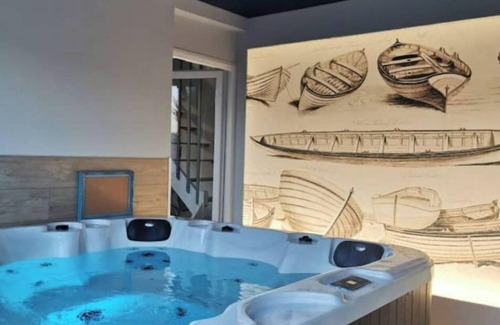 La Turballe Casa | La Baleine gite with its Jacuzzi