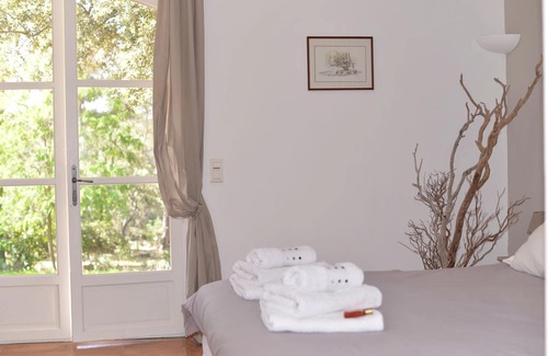 Saint-Marc-Jaumegarde Cama Y Desayuno | La Bastide De L'aube Chambre d hôtes