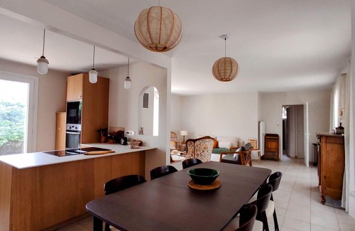 Bretignolles-sur-Mer Casa | La Bavardelle: house for 10 people, 100 m from the beach, large garden