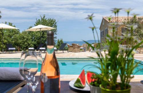 Bonnieux Villa | La Bcasse Heritage Pool Manor