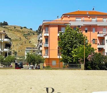 Strongoli Apartamento | La Bella Vista
