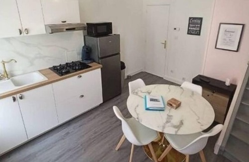 Armentieres Casa | La Belle Armentières Cozy House, 15 min from Lille & 5 min from Belgium