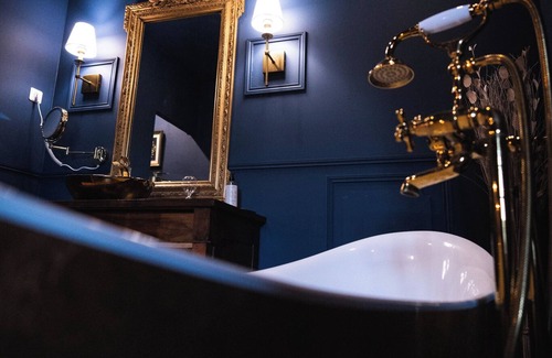 Talairan Casa | La Belle Dame sans Regrets