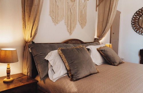 Talairan Casa | La Belle Dame sans Regrets