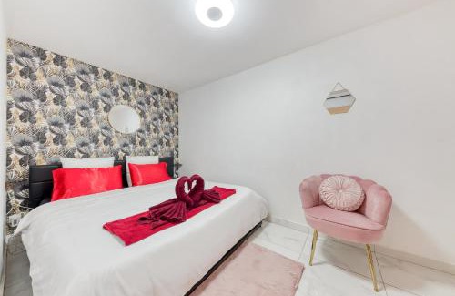 Morangis Apartamento | La belle Hirondelle - Love Room Jacuzzi
