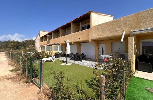 Calcatoggio Apartamento | La belle vie F4 bord de plage avec jardin