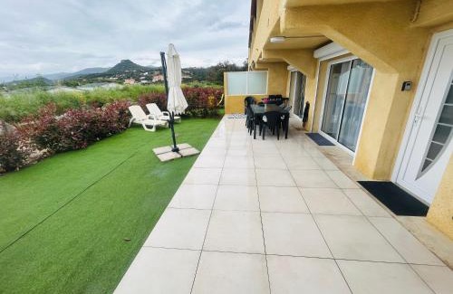 Calcatoggio Apartamento | La belle vie F4 bord de plage avec jardin
