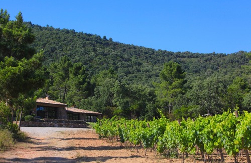 Bormes-Les-Mimosas Casa | La Bergerie - Domaine Sainte Marie por LOVELYDAYS
