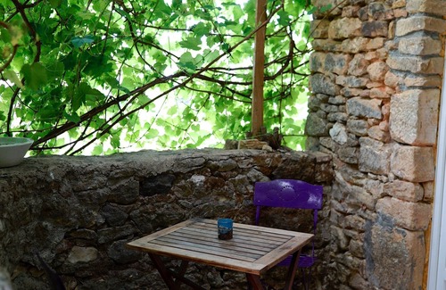 Siorac-en-Perigord Cabaña | La Bergerie en Périgord Noir, casa de piedra de 1 dormitorio con terraza y piscina