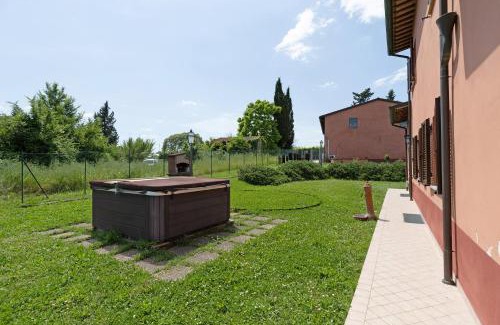 Montopoli in Val d'Arno Apartamento | La Bettola Tavern Rooms Restaurant