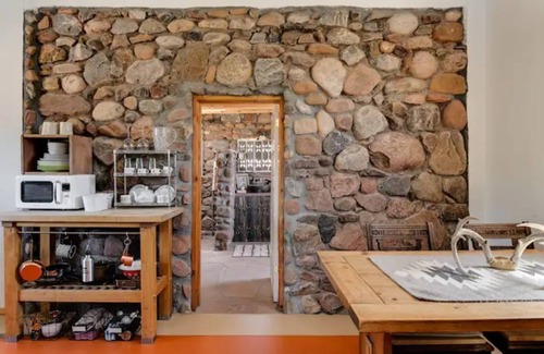 El Rito Casa | La Biblioteca: Eclectic Cottage in OKeeffe Country
