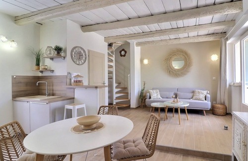 Mouries Casa | La Bohème 2, Mouries Centre au Cœur des Alpilles : Cosy T2 Avec Terrasse