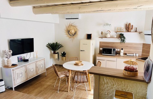 Mouries Casa | La Bohème 2, Mouries Centre au Cœur des Alpilles : Cosy T2 Avec Terrasse