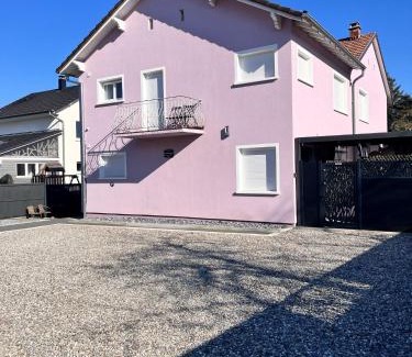 Hesingue Apartamento | La Bonbonnière by Leslodgespa