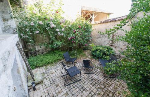 Sanxay Casa | La Bonbonnière maison de ville 10 personnes