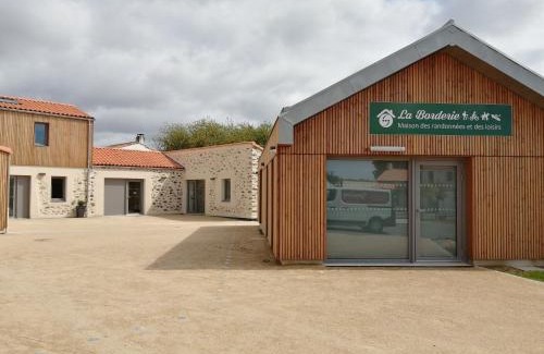 Vaire Casa | LA BORDERIE - MAISON DES RANDONNEES - Gîte étape - gîte de groupe