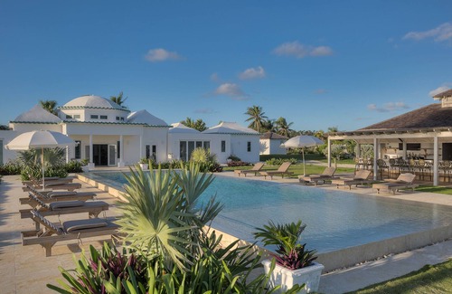 North Palmetto Point Apartamento | La Bougainvillea Boutique Hotel - Suite con vista al jardín con 2 reinas