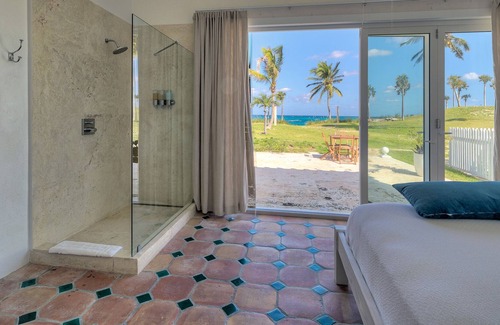 North Palmetto Point Apartamento | La Bougainvillea Boutique Hotel - Suite con vista al jardín