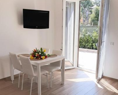 Casalotti Apartamento | La Bouganville Roma - Grazioso appartamento con giardinetto