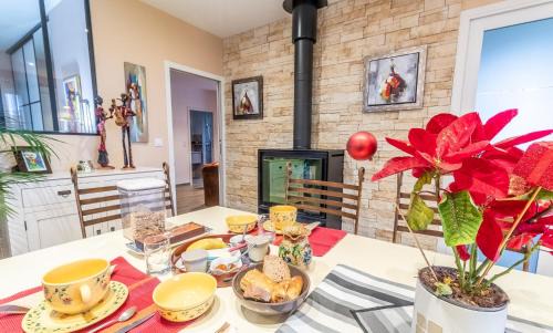Corme-Royal Cama Y Desayuno | La bourbonnaise
