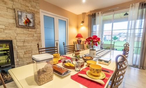Corme-Royal Cama Y Desayuno | La bourbonnaise