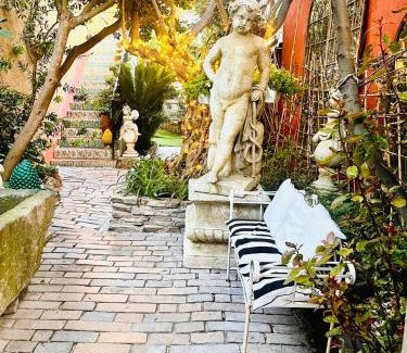 Saint-Tropez City Centre Apartamento | La Bravade Luxe et sérénité au cœur de Saint-Tropez Suites spacieuses avec jardin enchanteur