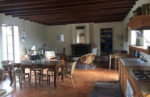 Aizenay Casa | La Brionniere