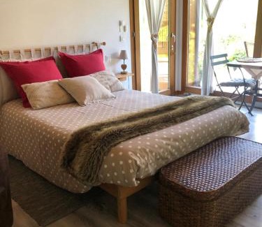 Le Noyer Cama Y Desayuno | La Buissonnière