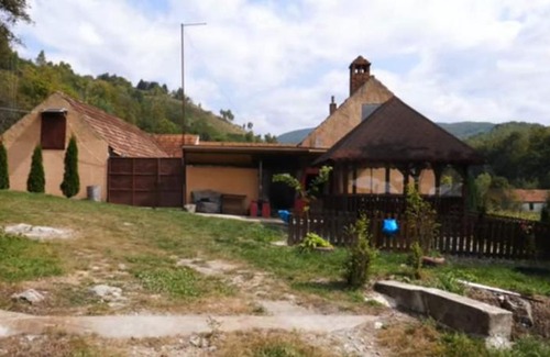 Armenis Casa | La Buliga la Sălaș