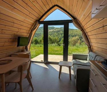 Le Bleymard Casa | La cabane de romane