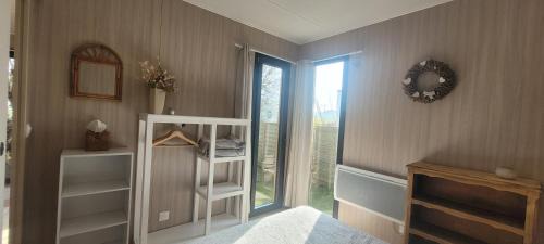 Bleriot-Plage Casa | "La cabane du sentier", tiny house sur pilotis avec petit jardin, proche de la mer et du site naturel des 2 caps
