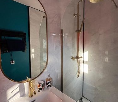 Gujan-Mestras Apartamento | La Caliente love room glamour balnéo en duo