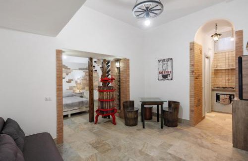 Piazza-Tralia-Pendolo Apartamento | La Cantina Di Alba e Tramonto