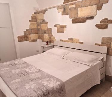 Piazza-Tralia-Pendolo Apartamento | La Cantina di Alba & Tramonto