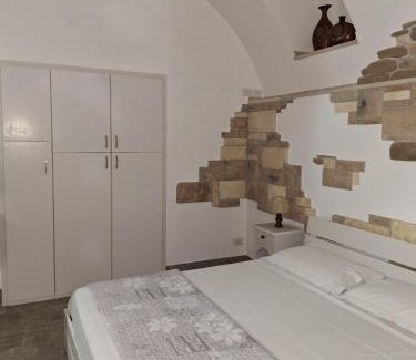 Piazza-Tralia-Pendolo Apartamento | La Cantina di Alba & Tramonto