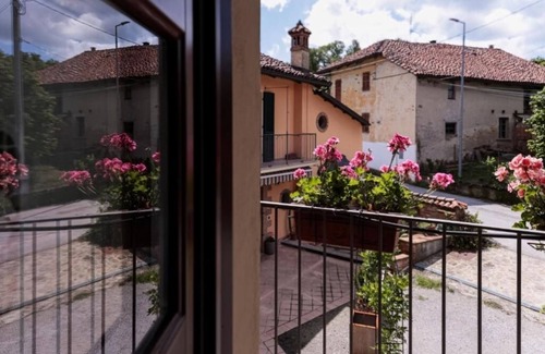 La Morra Casa | La Cantinella Country House La Morra: Cà della Vigna Apartment