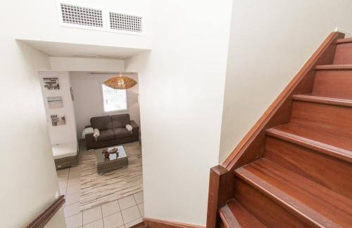 Saint-Pierre De La Reunion Apartamento | LA CARAMBOLE - T3 DUPLEX à Terre Sainte vue mer