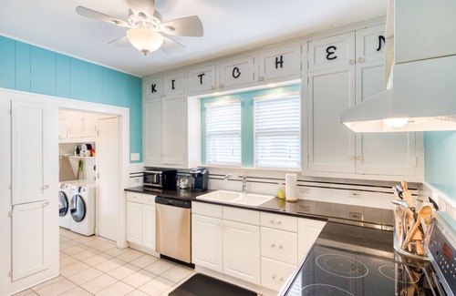 Monte Vista Casa | La Casa Abuelita - Historic District and Hot Tub!