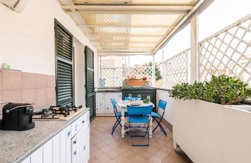 Loano Apartamento | La Casa al mare Centro storico di Loano con GARAGE
