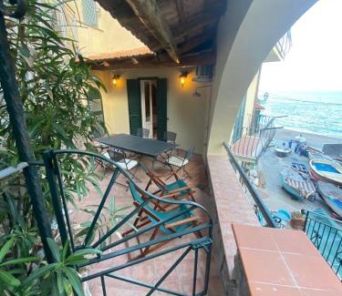 Marina del Cantone Apartamento | La casa al mare