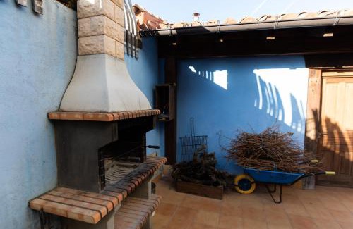 Alcanadre Casa | La Casa Azul