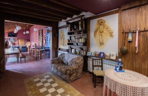 Alcanadre Casa | La Casa Azul