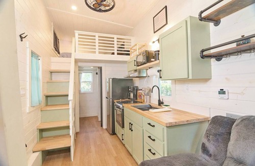 St. Augustine Cabaña | La Casa Caliente - Spa | Romantic Tiny Retreat Near Beaches & Old Town