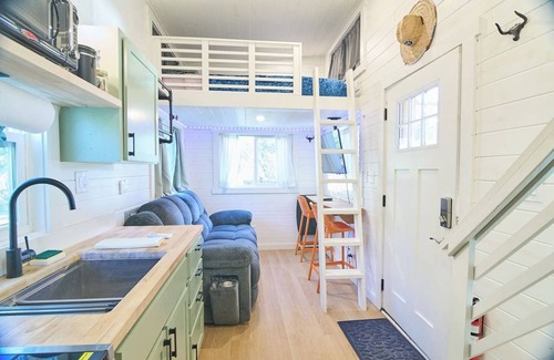 St. Augustine Cabaña | La Casa Caliente - Spa | Romantic Tiny Retreat Near Beaches & Old Town