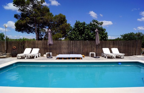 Salinas Villa | LA CASA DE LÚ, PISCINA, JARDíN BBQ, WIFI GRATIS, PLAYA 30MIN EN CENTRO ANDALUCíA