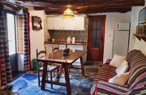 Trevelez Casa | La Casa de la Bombilla Verde
