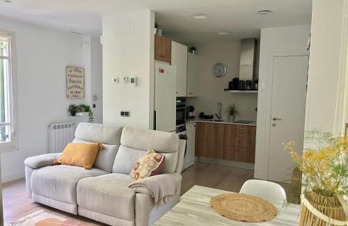 San Sebastián Apartamento | La Casa de la Brujita with AC License ESS02999