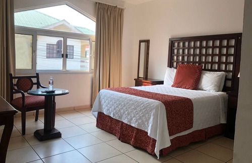San Pedro Sula Hotel | La Casa de los Arcos