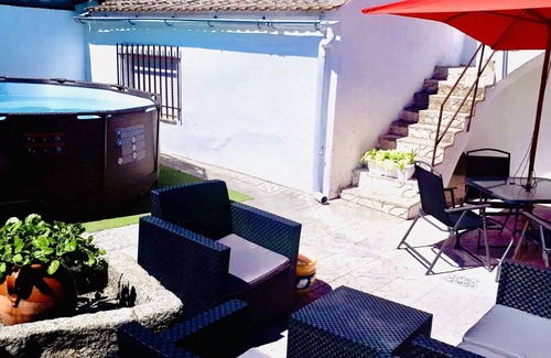 Alcabón Casa | LA CASA DE LOS LIRIOS